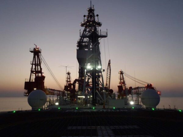 Offshore Onshore Crane & Lifting Operations Maintenance, Removal, Installation, Training, UAE, United Arab Emirates